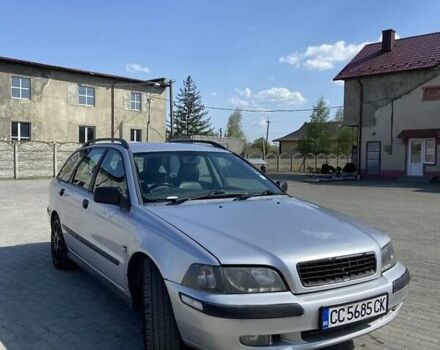 Серый Вольво В40, объемом двигателя 2 л и пробегом 161 тыс. км за 1200 $, фото 1 на Automoto.ua
