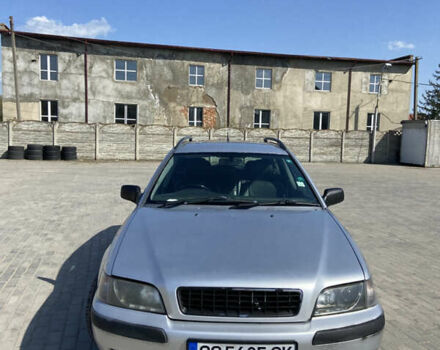Серый Вольво В40, объемом двигателя 1.95 л и пробегом 162 тыс. км за 1519 $, фото 2 на Automoto.ua