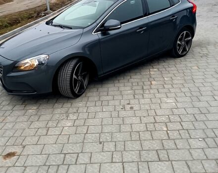 Сірий Вольво V40, об'ємом двигуна 1.6 л та пробігом 265 тис. км за 10300 $, фото 2 на Automoto.ua