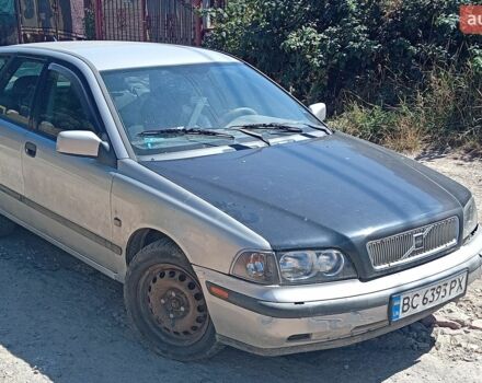 Сірий Вольво V40, об'ємом двигуна 1.87 л та пробігом 329 тис. км за 2200 $, фото 1 на Automoto.ua