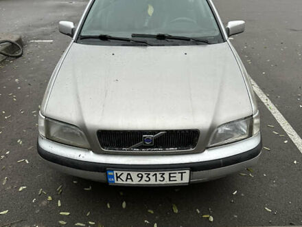 Серый Вольво В40, объемом двигателя 1.87 л и пробегом 331 тыс. км за 2500 $, фото 1 на Automoto.ua