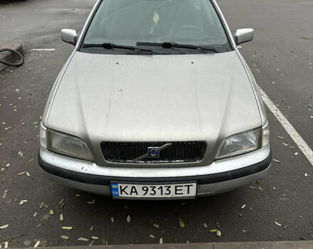 Серый Вольво В40, объемом двигателя 1.87 л и пробегом 331 тыс. км за 2500 $, фото 1 на Automoto.ua