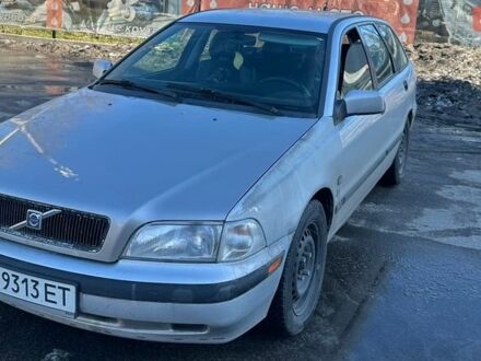 Сірий Вольво V40, об'ємом двигуна 1.87 л та пробігом 333 тис. км за 2200 $, фото 1 на Automoto.ua