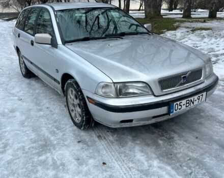 Серый Вольво В40, объемом двигателя 1.9 л и пробегом 339 тыс. км за 2200 $, фото 1 на Automoto.ua