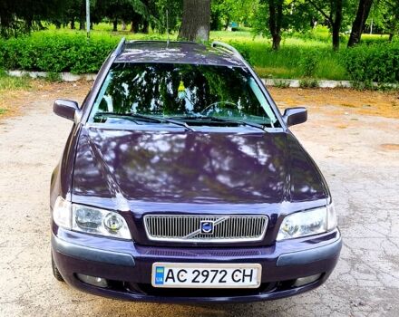 Серый Вольво В40, объемом двигателя 2 л и пробегом 388 тыс. км за 3100 $, фото 1 на Automoto.ua
