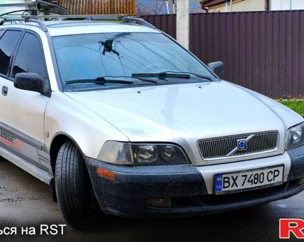 Серый Вольво В40, объемом двигателя 1.9 л и пробегом 430 тыс. км за 4321 $, фото 1 на Automoto.ua