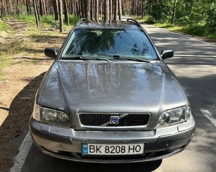 Сірий Вольво V40, об'ємом двигуна 1.8 л та пробігом 490 тис. км за 2300 $, фото 1 на Automoto.ua