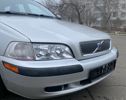 Серый Вольво В40, объемом двигателя 1.9 л и пробегом 300 тыс. км за 2300 $, фото 1 на Automoto.ua