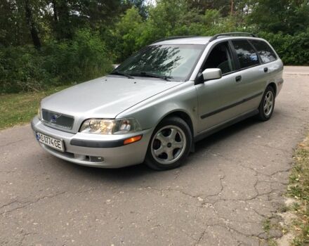 Сірий Вольво V40, об'ємом двигуна 1.9 л та пробігом 280 тис. км за 3450 $, фото 1 на Automoto.ua