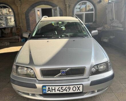 Серый Вольво В40, объемом двигателя 1.8 л и пробегом 303 тыс. км за 3300 $, фото 1 на Automoto.ua