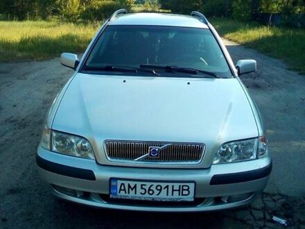 Вольво В40 2002 в Киеве на Automoto.ua Серый Вольво В40, объемом двигателя 1.9 л и пробегом 450 тыс. км за 3750 $, фото 1 на Automoto.ua