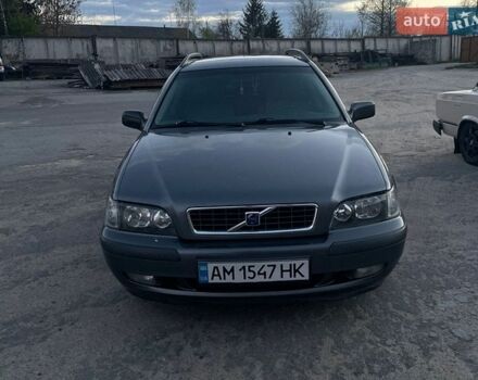 Серый Вольво В40, объемом двигателя 2 л и пробегом 313 тыс. км за 4100 $, фото 1 на Automoto.ua