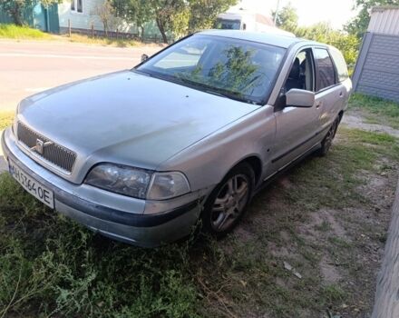 Серый Вольво В40, объемом двигателя 1.9 л и пробегом 350 тыс. км за 2300 $, фото 1 на Automoto.ua