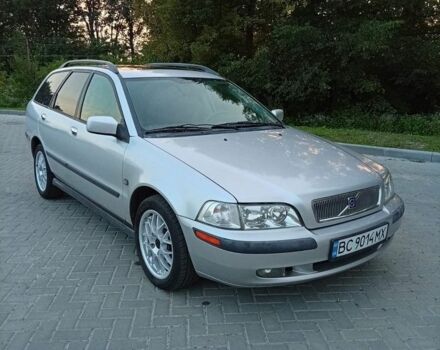 Сірий Вольво V40, об'ємом двигуна 1.78 л та пробігом 266 тис. км за 3200 $, фото 1 на Automoto.ua