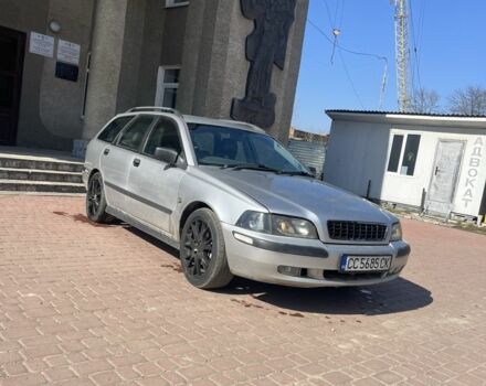 Серый Вольво В40, объемом двигателя 2 л и пробегом 280 тыс. км за 1399 $, фото 1 на Automoto.ua