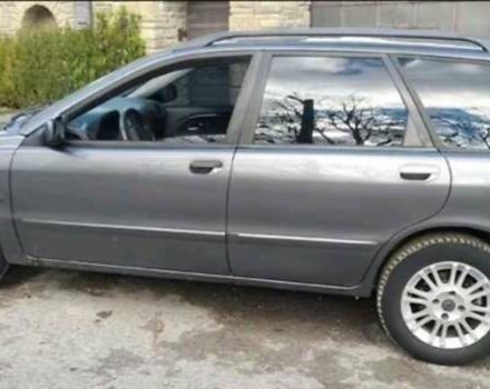 Сірий Вольво V40, об'ємом двигуна 1.8 л та пробігом 360 тис. км за 3500 $, фото 1 на Automoto.ua