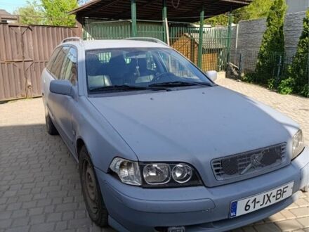 Вольво В40 2003 в Харькове на Automoto.ua Серый Вольво В40, объемом двигателя 2 л и пробегом 460 тыс. км за 1800 $, фото 1 на Automoto.ua