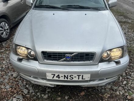 Серый Вольво В40, объемом двигателя 1.8 л и пробегом 200 тыс. км за 1350 $, фото 1 на Automoto.ua