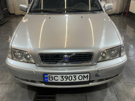Сірий Вольво V40, об'ємом двигуна 1.9 л та пробігом 216 тис. км за 4500 $, фото 1 на Automoto.ua