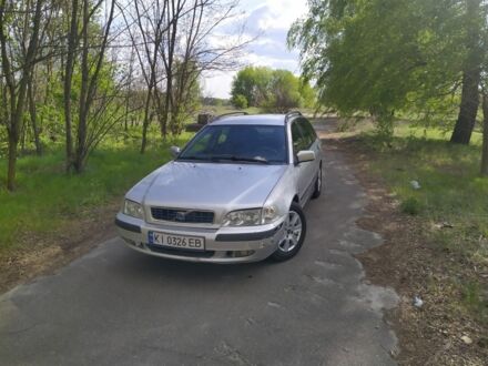 Вольво V40 2003 у Березань на Automoto.ua Сірий Вольво V40, об'ємом двигуна 1.9 л та пробігом 344 тис. км за 3743 $, фото 1 на Automoto.ua