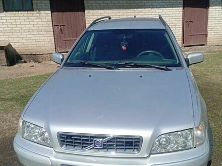 Вольво V40 2003 у Луцьку на Automoto.ua Сірий Вольво V40, об'ємом двигуна 1.9 л та пробігом 333 тис. км за 3000 $, фото 1 на Automoto.ua