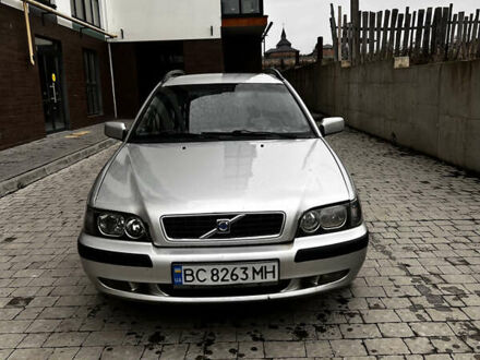 Серый Вольво В40, объемом двигателя 1.9 л и пробегом 362 тыс. км за 2300 $, фото 1 на Automoto.ua