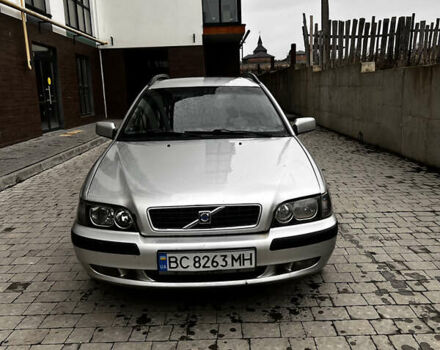 Серый Вольво В40, объемом двигателя 1.9 л и пробегом 362 тыс. км за 2300 $, фото 1 на Automoto.ua