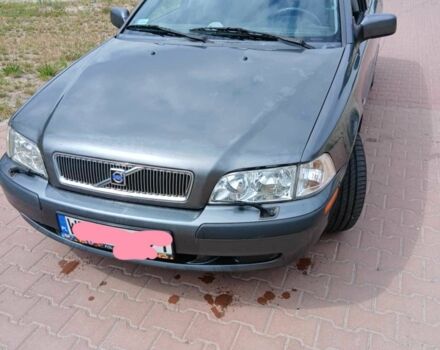 Серый Вольво В40, объемом двигателя 0 л и пробегом 240 тыс. км за 673 $, фото 1 на Automoto.ua