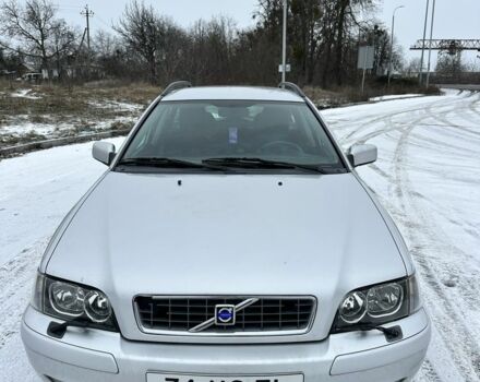 Серый Вольво В40, объемом двигателя 1.8 л и пробегом 380 тыс. км за 1850 $, фото 1 на Automoto.ua