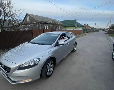 Серый Вольво В40, объемом двигателя 1.56 л и пробегом 264 тыс. км за 10500 $, фото 1 на Automoto.ua