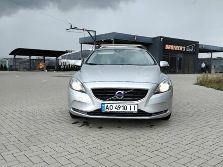 Сірий Вольво V40, об'ємом двигуна 1.6 л та пробігом 260 тис. км за 9700 $, фото 1 на Automoto.ua
