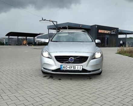 Сірий Вольво V40, об'ємом двигуна 1.6 л та пробігом 260 тис. км за 9700 $, фото 1 на Automoto.ua