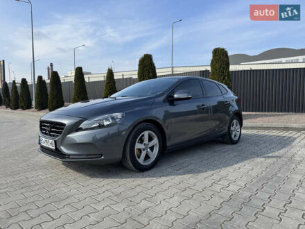 Серый Вольво В40, объемом двигателя 1.56 л и пробегом 308 тыс. км за 10500 $, фото 1 на Automoto.ua