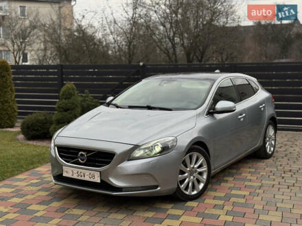 Серый Вольво В40, объемом двигателя 1.56 л и пробегом 210 тыс. км за 9950 $, фото 1 на Automoto.ua