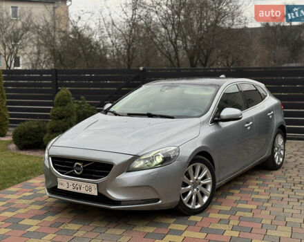 Серый Вольво В40, объемом двигателя 1.56 л и пробегом 210 тыс. км за 9950 $, фото 1 на Automoto.ua