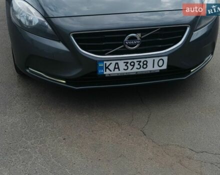 Серый Вольво В40, объемом двигателя 1.56 л и пробегом 341 тыс. км за 9500 $, фото 1 на Automoto.ua