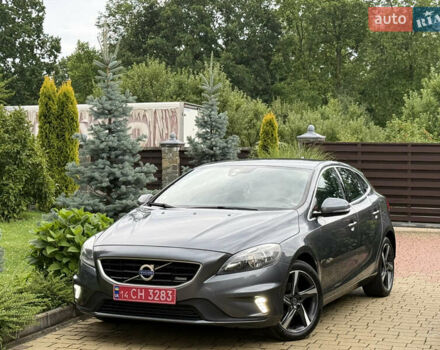 Сірий Вольво V40, об'ємом двигуна 1.56 л та пробігом 256 тис. км за 10500 $, фото 1 на Automoto.ua