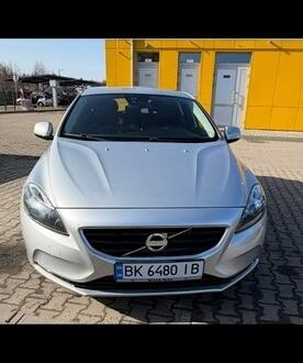 Сірий Вольво V40, об'ємом двигуна 1.56 л та пробігом 230 тис. км за 9300 $, фото 1 на Automoto.ua