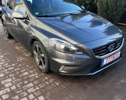 Серый Вольво В40, объемом двигателя 1.56 л и пробегом 259 тыс. км за 13500 $, фото 1 на Automoto.ua