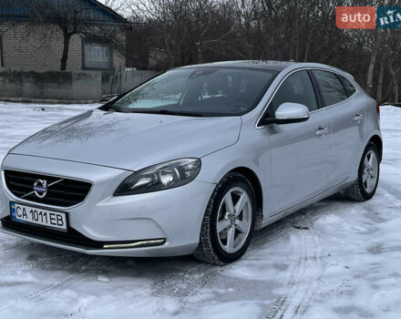 Сірий Вольво V40, об'ємом двигуна 1.56 л та пробігом 233 тис. км за 11200 $, фото 1 на Automoto.ua