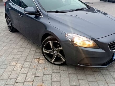 Сірий Вольво V40, об'ємом двигуна 1.6 л та пробігом 265 тис. км за 10300 $, фото 1 на Automoto.ua