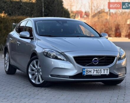 Серый Вольво В40, объемом двигателя 1.56 л и пробегом 140 тыс. км за 11200 $, фото 1 на Automoto.ua
