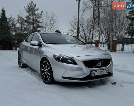 Сірий Вольво V40, об'ємом двигуна 1.97 л та пробігом 220 тис. км за 13000 $, фото 1 на Automoto.ua