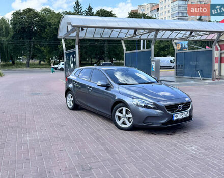 Серый Вольво В40, объемом двигателя 1.56 л и пробегом 202 тыс. км за 11799 $, фото 1 на Automoto.ua