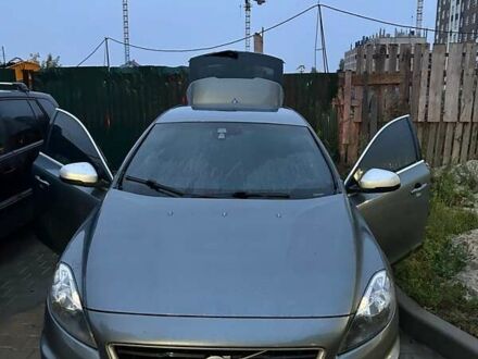 Сірий Вольво V40, об'ємом двигуна 1.98 л та пробігом 265 тис. км за 10500 $, фото 1 на Automoto.ua