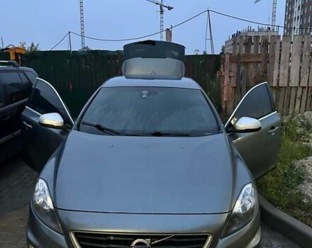 Сірий Вольво V40, об'ємом двигуна 1.98 л та пробігом 265 тис. км за 10500 $, фото 1 на Automoto.ua