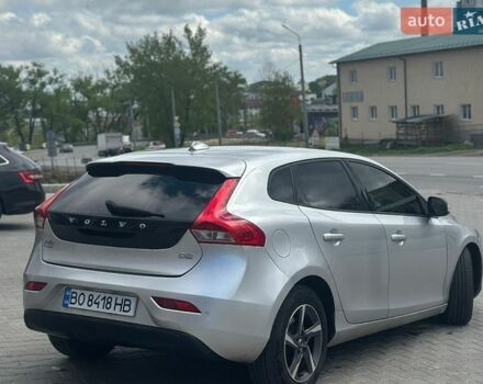 Сірий Вольво V40, об'ємом двигуна 1.56 л та пробігом 195 тис. км за 10200 $, фото 1 на Automoto.ua