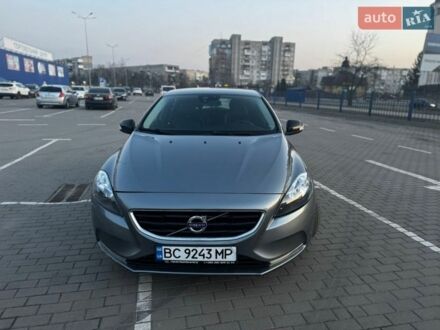 Серый Вольво В40, объемом двигателя 1.56 л и пробегом 274 тыс. км за 9400 $, фото 1 на Automoto.ua
