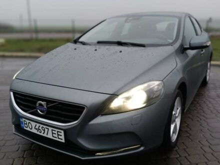 Серый Вольво В40, объемом двигателя 1.56 л и пробегом 218 тыс. км за 12999 $, фото 1 на Automoto.ua