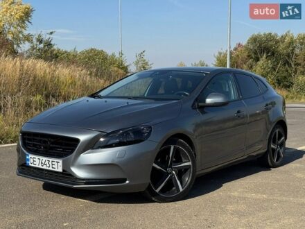 Сірий Вольво V40, об'ємом двигуна 2 л та пробігом 246 тис. км за 9900 $, фото 1 на Automoto.ua